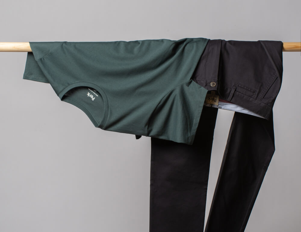 Feel Good Chinos in Solid Black