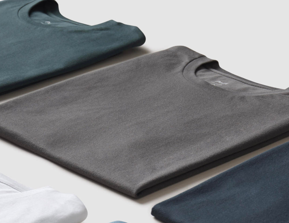 What to Wear With a Gray T-Shirt?