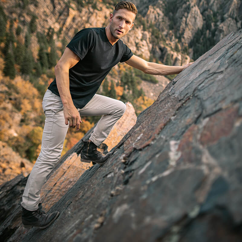 Feel Good Chinos in Light Khaki